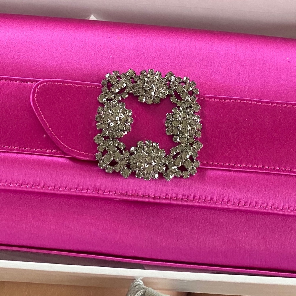 MANOLO BLAHNIK Gothisi satin clutch bag